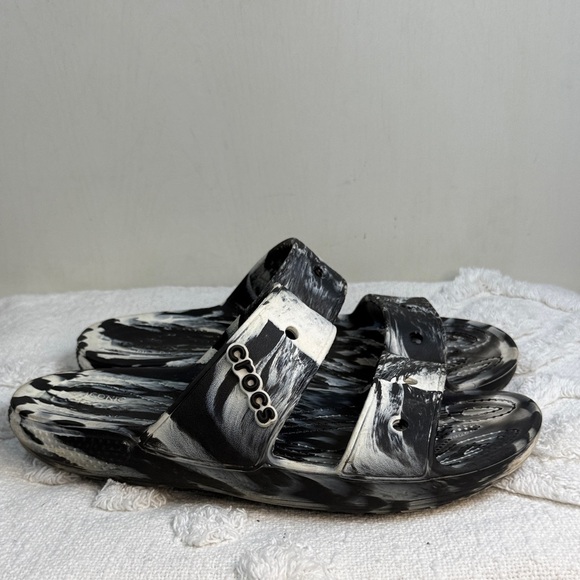 Crocs Classic Black and White Marbled Sandals Unisex (M8/W10) - Picture 3 of 12
